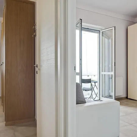 Amazing Near Pet Friendly * Carrara