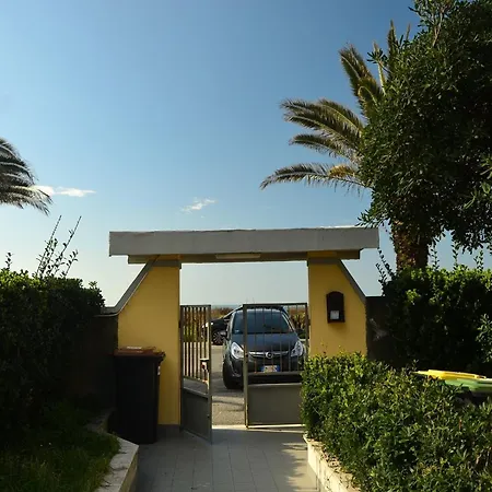 Amazing Near Pet Friendly Holiday home Carrara